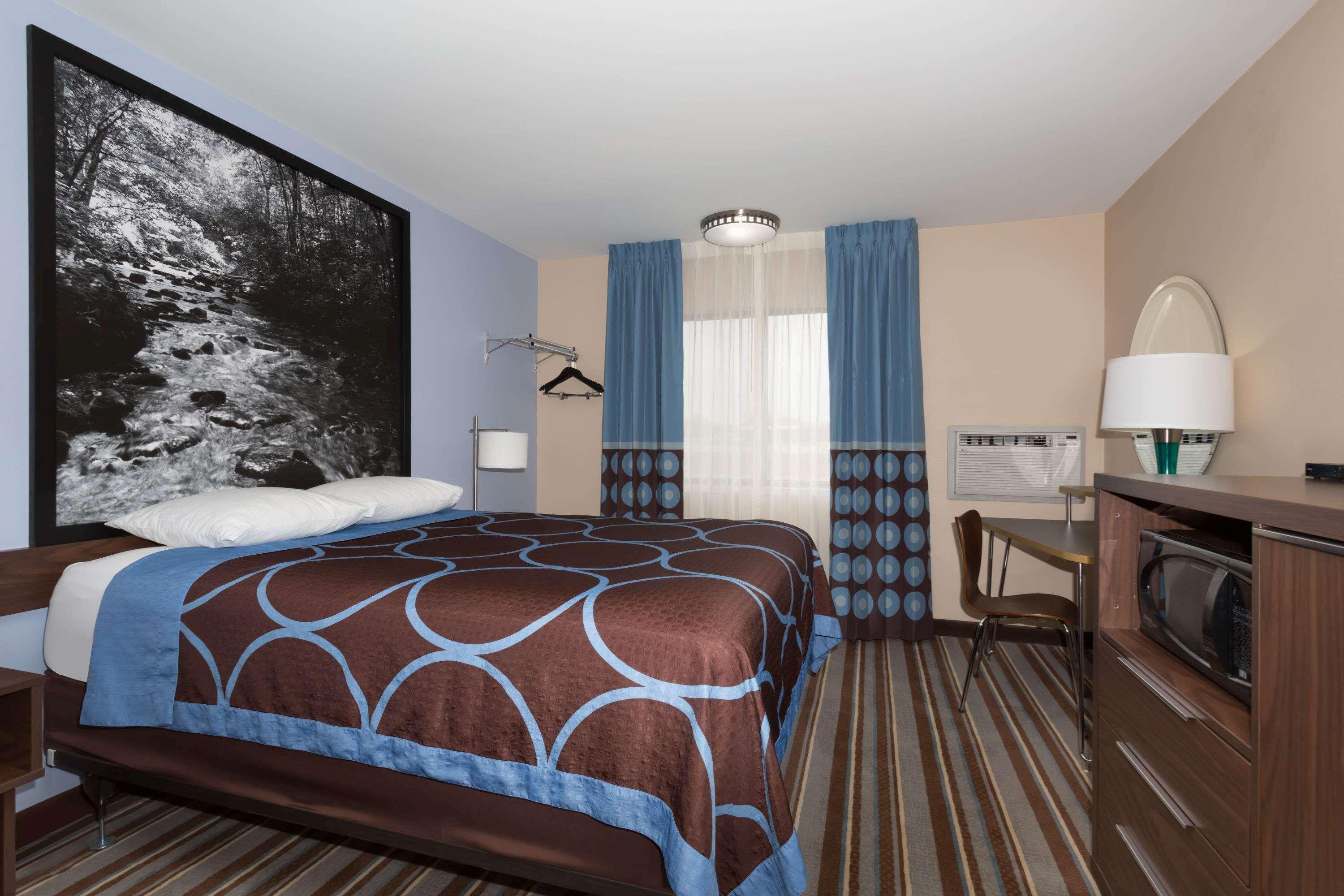 Super 8 By Wyndham Longmont/Twin Peaks Hotel Eksteriør billede